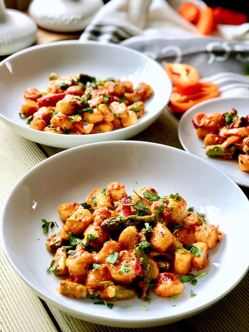 Gnocchi Recipe with Asparagus Peppers and Mascarpone Cheese Sauce