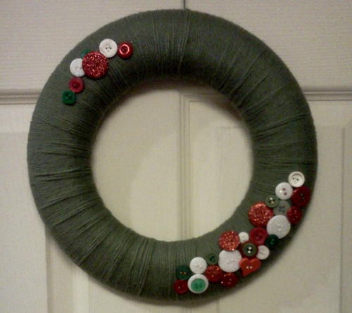 Easy Yarn and Button Wreath