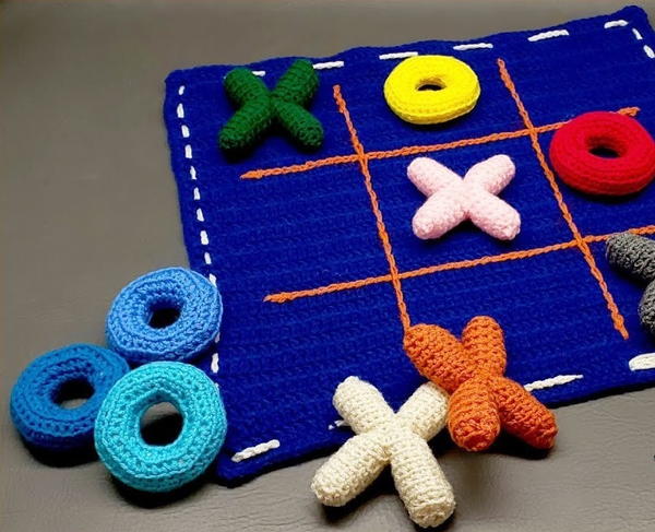 Crochet Tic Tac Toe Game and Tote