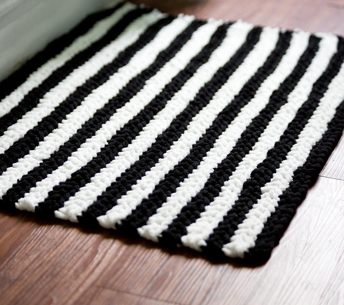 Tribal Stripes Bath Mat | AllFreeCrochet.com