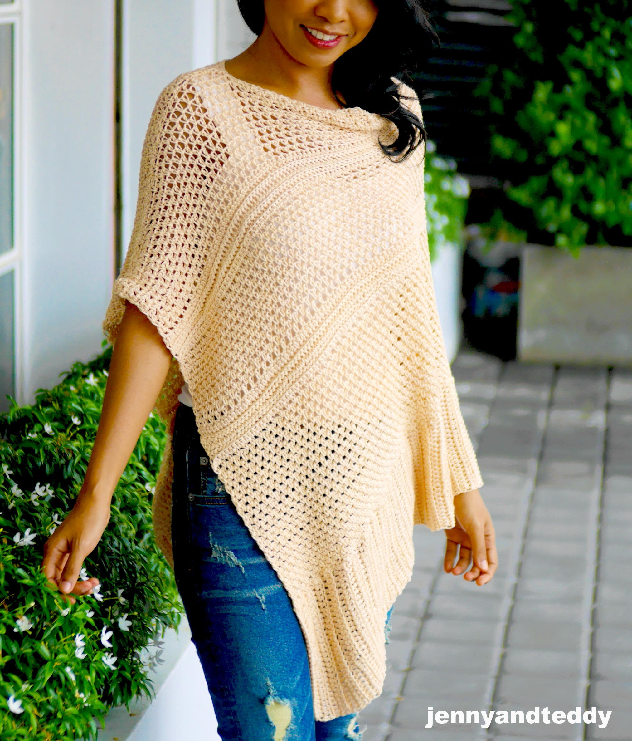 Did You Know You Could Make A Poncho Look Cute? - BLONDIE IN THE CITY