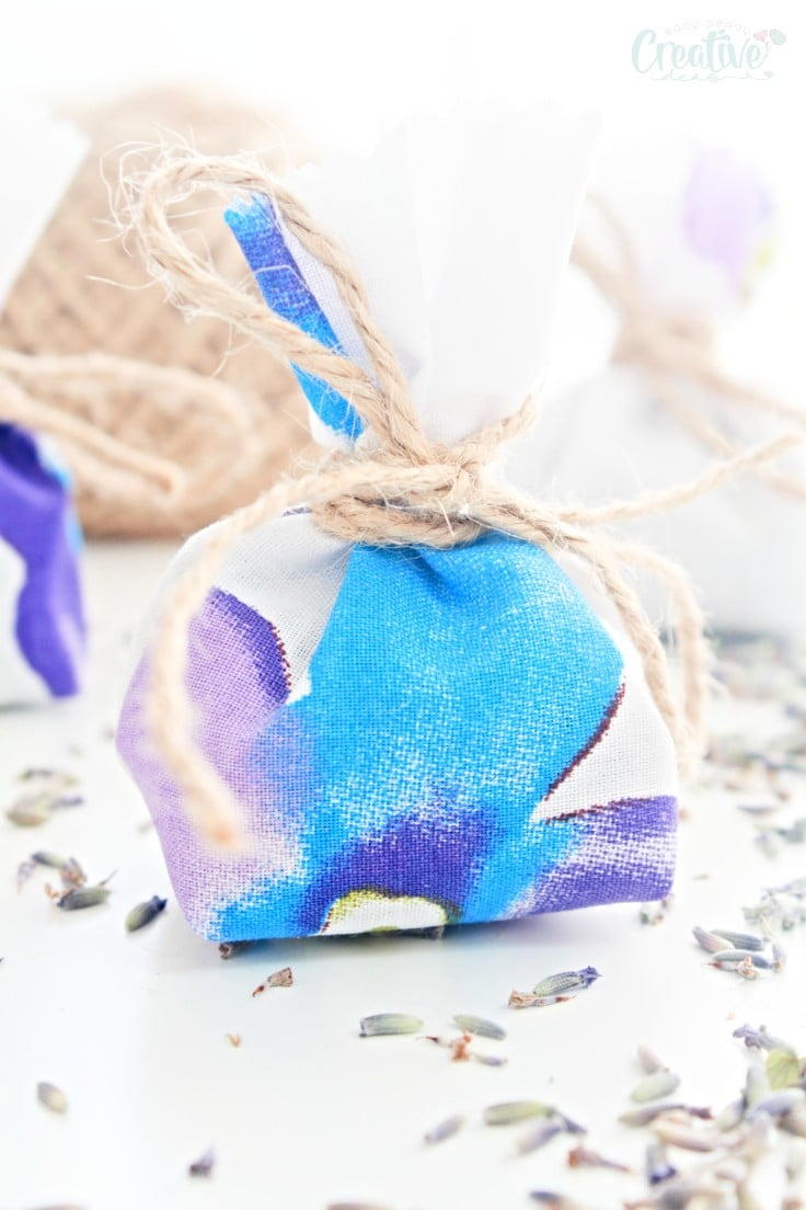 How to make Lavender Bags | CheapThriftyLiving.com