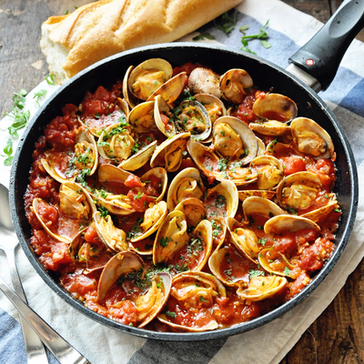 Spicy Spanish Clams with Tomatoes