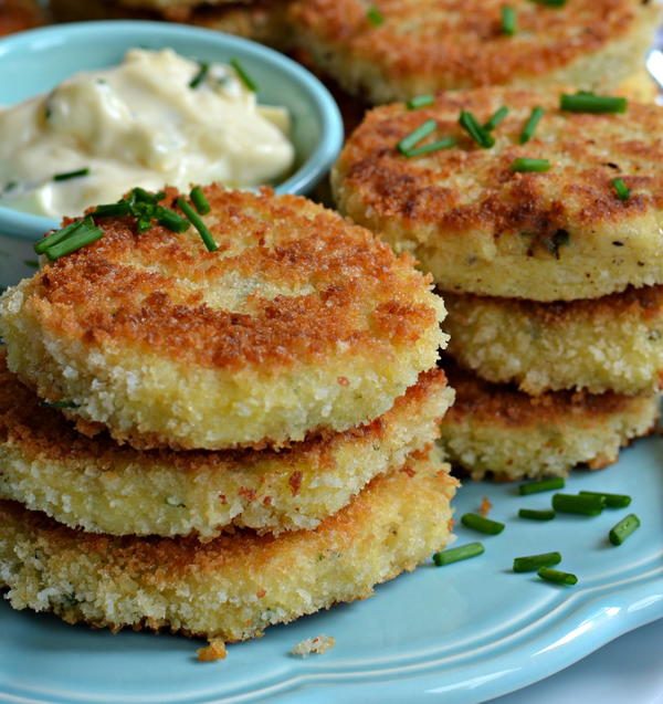 Potato Croquettes with Aioli Dipping Sauce