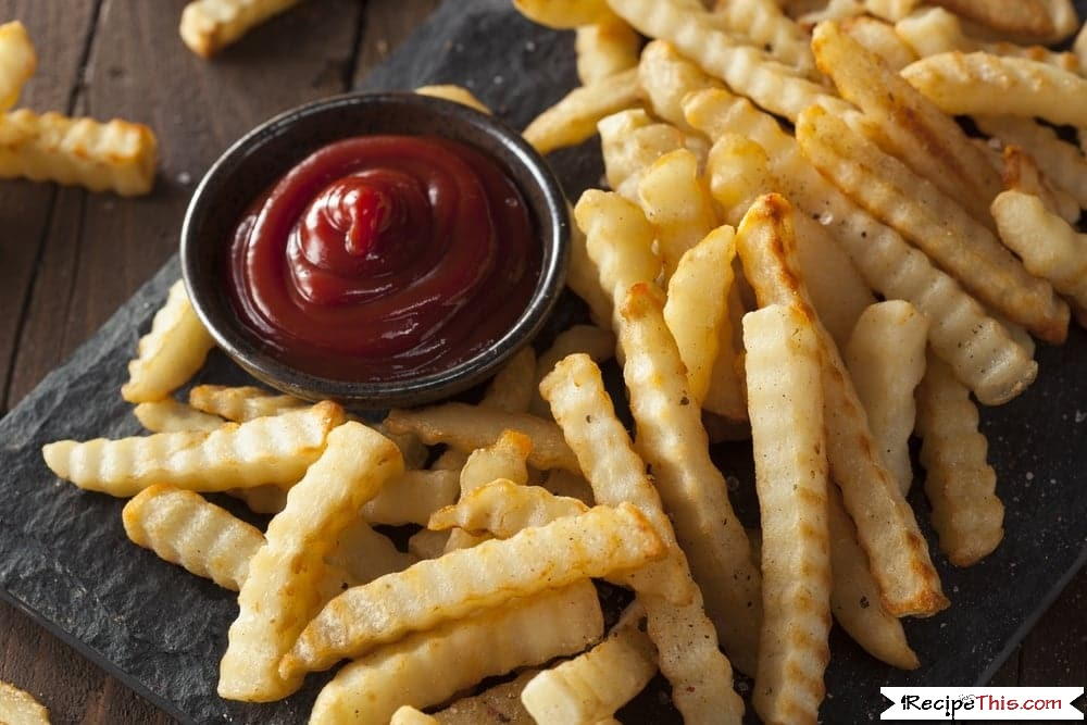 Air Fryer Frozen Crinkle Cut Fries | RecipeLion.com