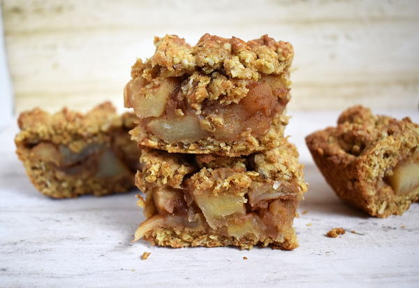 Apple Crumble Slice