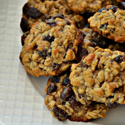 Oatmeal Raisin Cookies | FaveSouthernRecipes.com