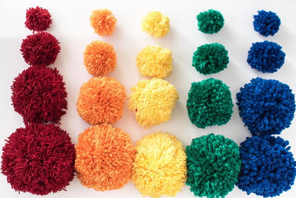How to Pick the Right Size Yarn for Pom Poms