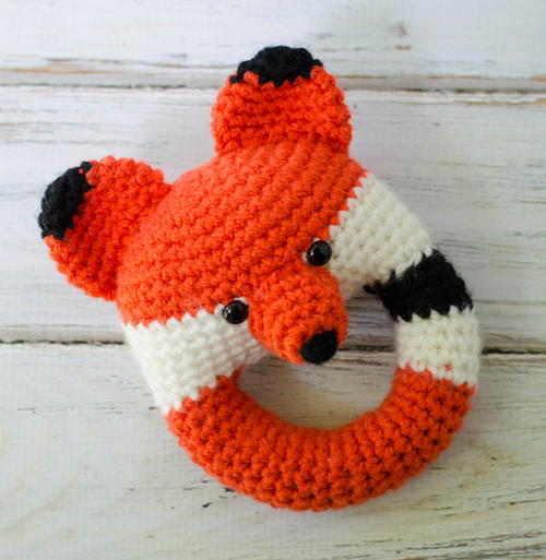 Fox Rattle | FaveCrafts.com