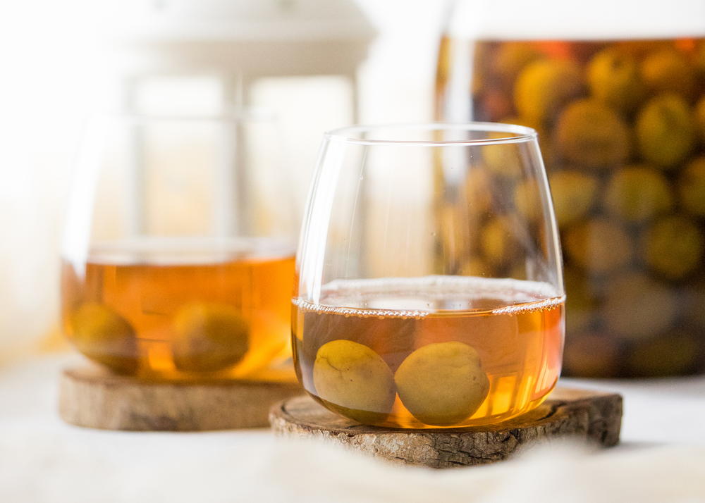 Japanese Plum Wine / Umeshu | RecipeLion.com