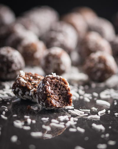 Almond, Peanut Butter and Chocolate Protein Balls (No Bake)