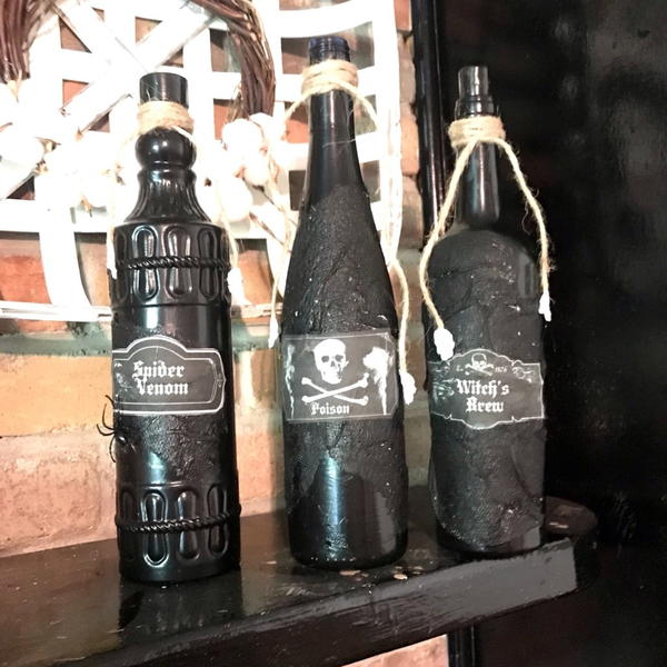 Easy DIY Halloween Potion Bottles