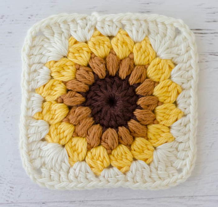 Sweet Summer Sunflower Bag | AllFreeCrochet.com