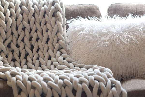 How to Easily Knit a Big Yarn Blanket