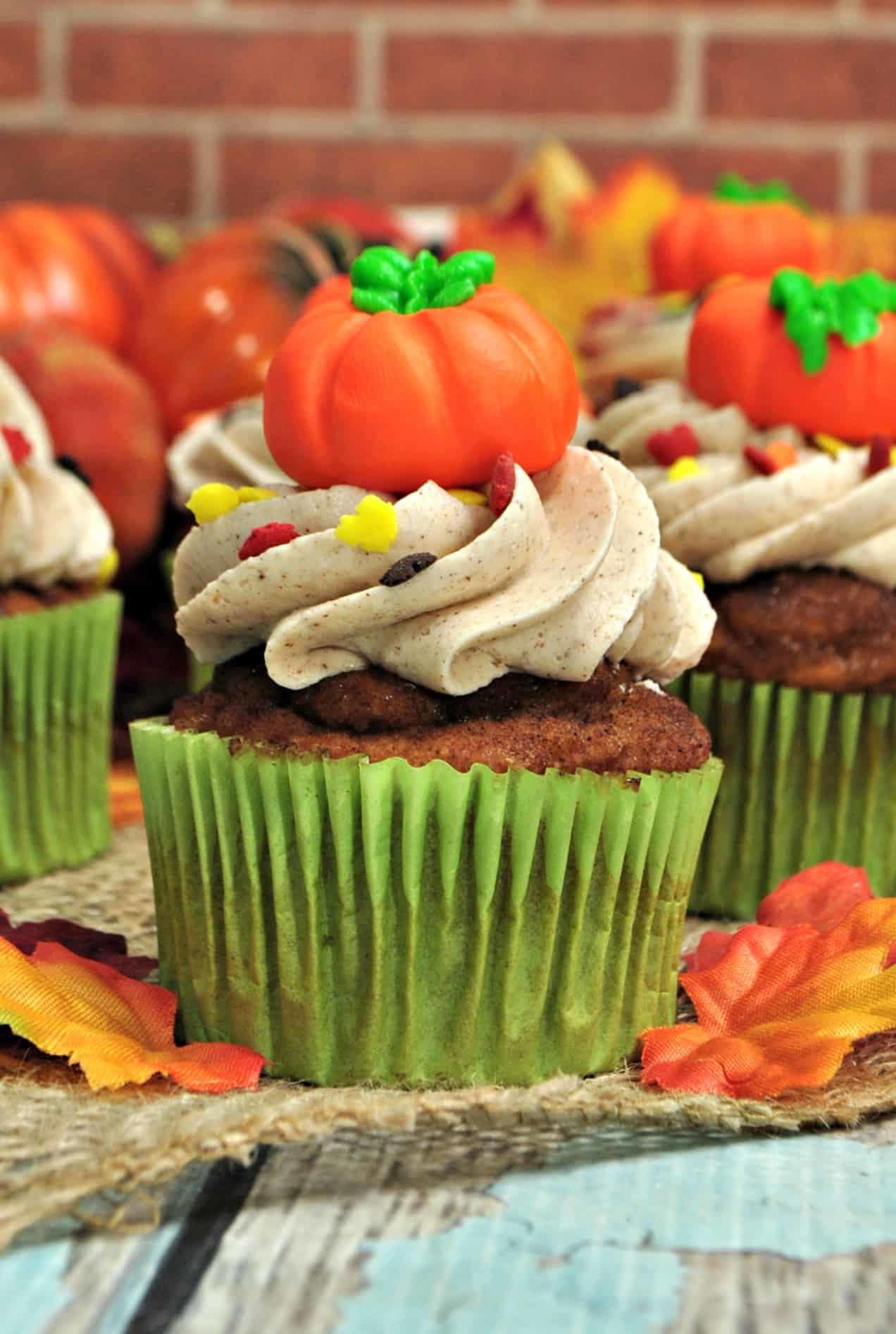 Pumpkin Spice Cupcakes | RecipeLion.com
