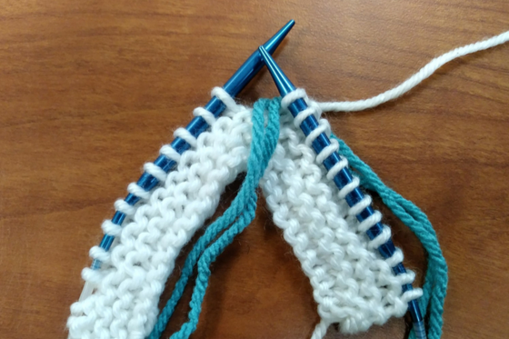 Roositud Knitting on the Right Side Step 2