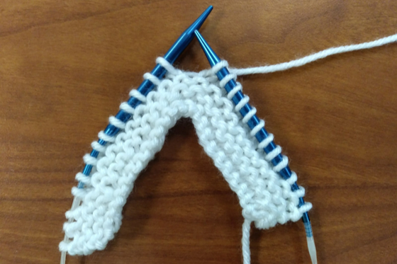 Roositud Knitting on the Right Side Step 1