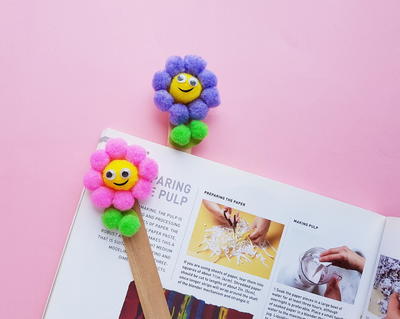 DIY Pom Pom Flower Bookmark