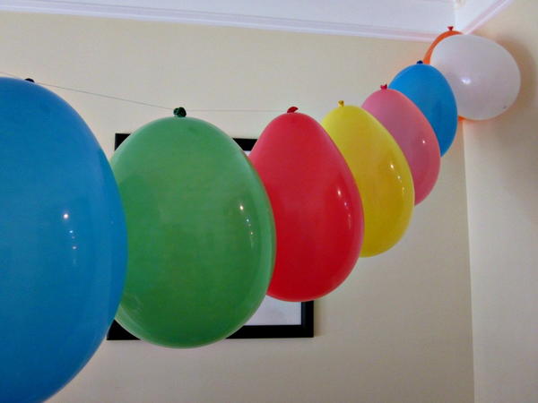 Easy Balloon Garland