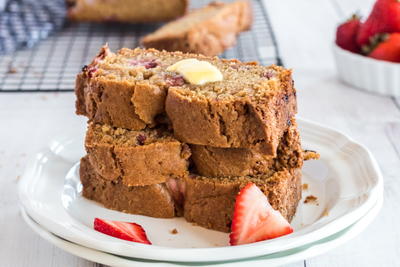 Easy Strawberry Bread Recipe With Fresh Strawberries