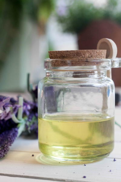 Pampering Bath Products: Easy DIY Lullaby Oil