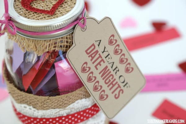 Date Night In A Jar Gift Idea: A Year Of Date Ideas ...