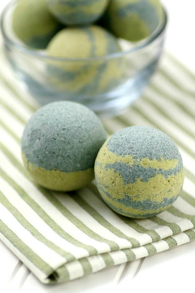 Stress Relieving Bath Bombs to Help Manage Stress and PMS