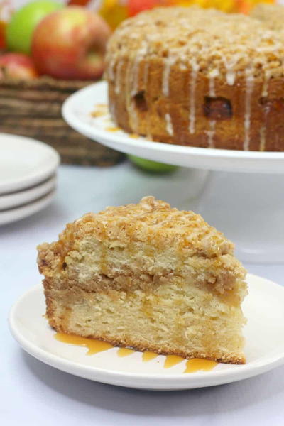 Salted Caramel Apple Cake | RecipeLion.com