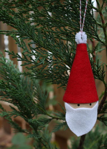 10-Minute Santa Ornament