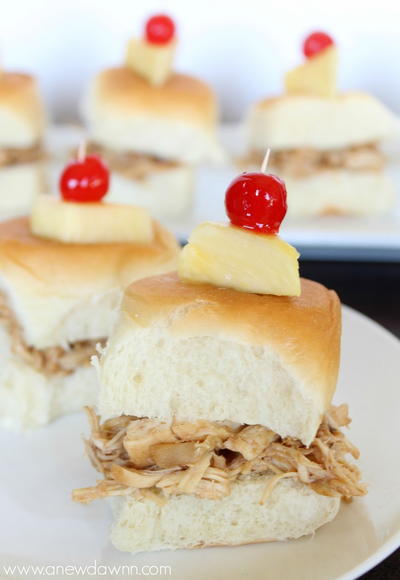 MOUTHWATERING HAWAIIAN CHICKEN SLIDER