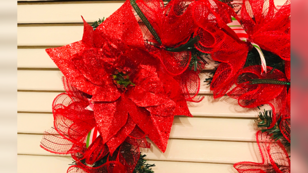 DOLLAR STORE: DIY Christmas Wreath