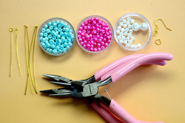 Beebeecraft Tutorials on Making Stylish Pink Pearl Earrings