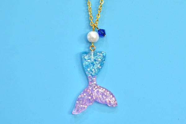 Beebeecraft Tutorials on How to Make a Simple and Beautiful Mermaid Necklace