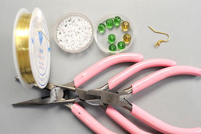 Beebeecraft Tutorials on How to Make Earrings with Glass Beads and Pearl Beads