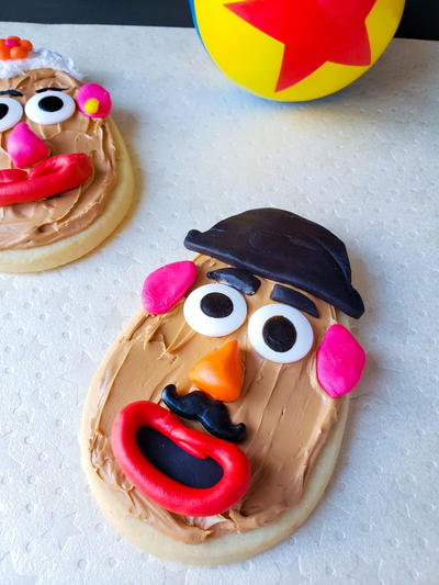 Mr and Mrs Potato Head Cookies