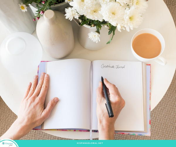 How to make a gratitude journal in 5 easy steps