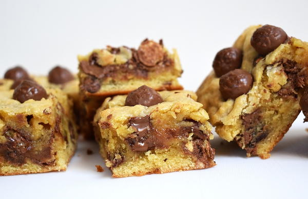 Malteser Cookie Bars 