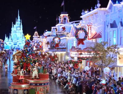 A Very Disney Christmas: Behind the Scenes with Howard & Kelly!