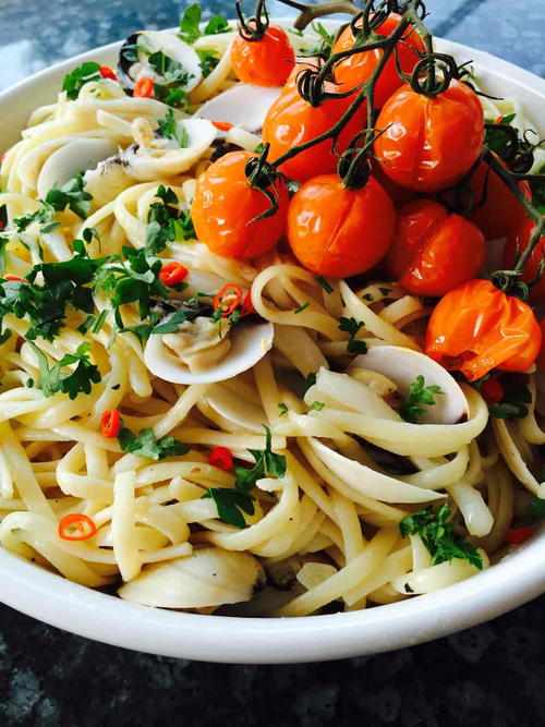 Linguini Pasta With Clams And Squid