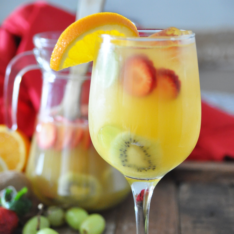 Spanish Cava Sangria Recipe | The Ultimate Sparkling Wine Cocktail ...