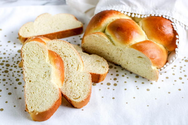 Delicious And Easy Olive Oil Challah Recipe