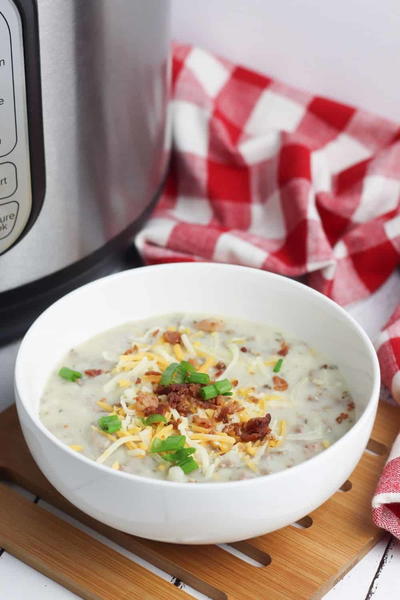 Instant Pot Cheeseburger Soup