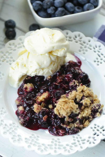 Easy Blueberry Crisp