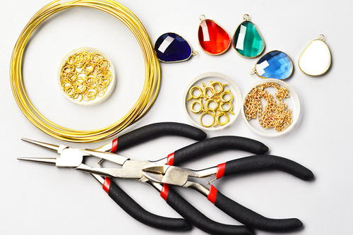 How to Make Wire Jewelry: 4 Beginner Wire Wrapping Tutorials ...