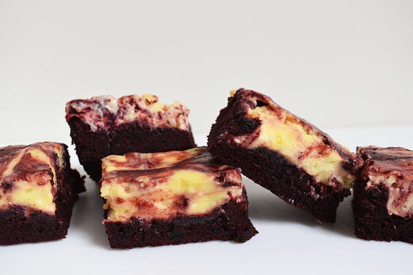 Red Velvet Brownies 