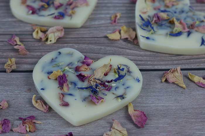 Wax Air Freshener with Dried Flowers | DIYIdeaCenter.com