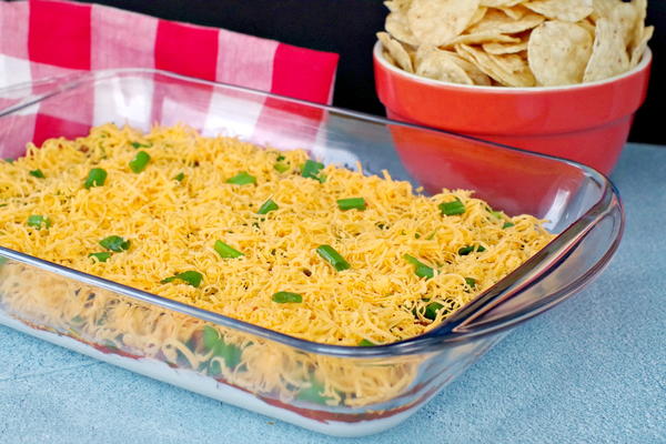 10 Minute Easy Layered Nacho Dip