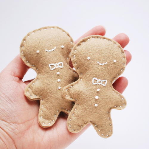 Oven-Warm Gingerbread DIY Hand Warmers