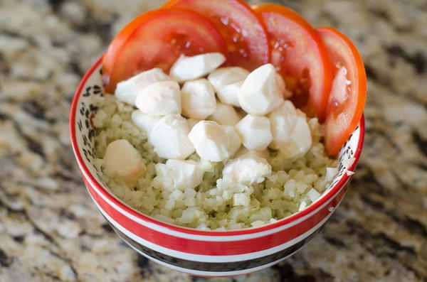 Caprese Cauliflower Salad