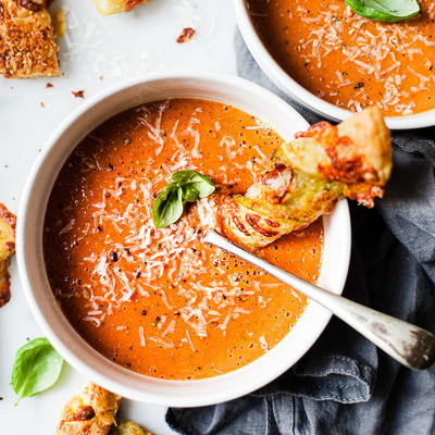 Quick & Easy Homemade Roasted Tomato Soup